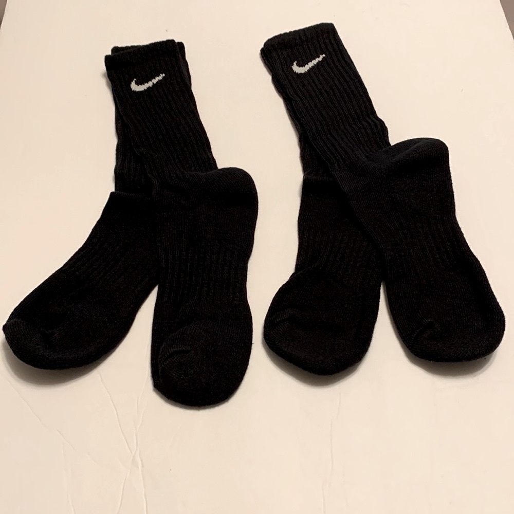 TWO PAIR OF NIKE PERFORMANCE COTTON CUSHIONED SOCKS BLACK SIZE MEDIUM NWOT